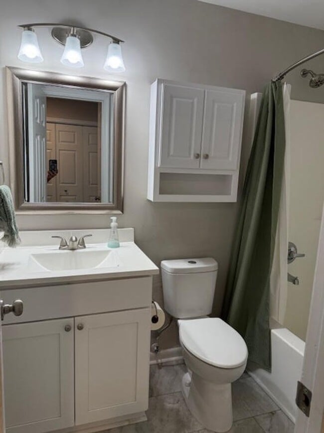 Building Photo - FOR RENT! CHESAPEAKE