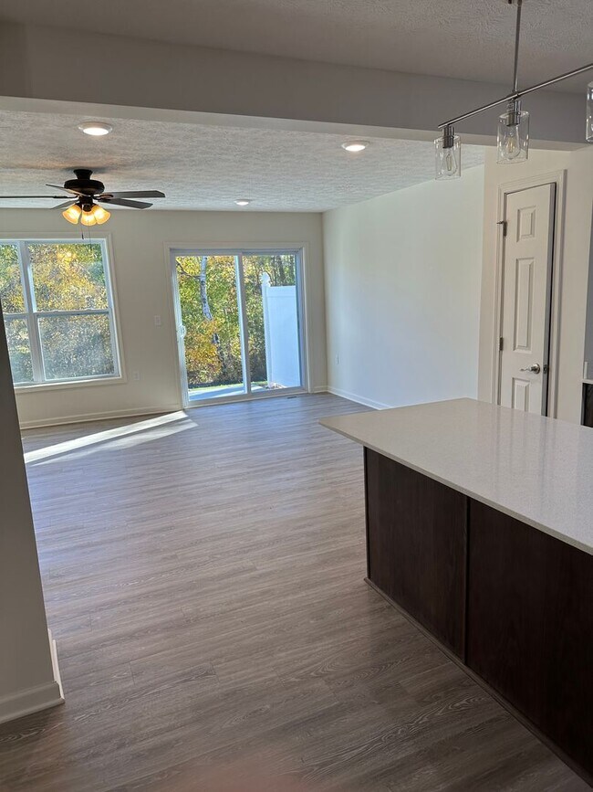 Foto del edificio - 1511 Red Fern Dr
