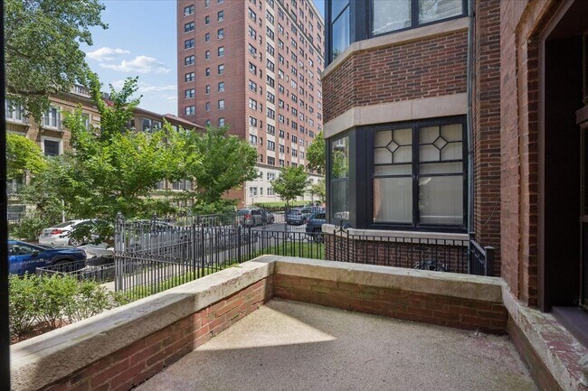 Foto del edificio - 717 W Junior Terrace