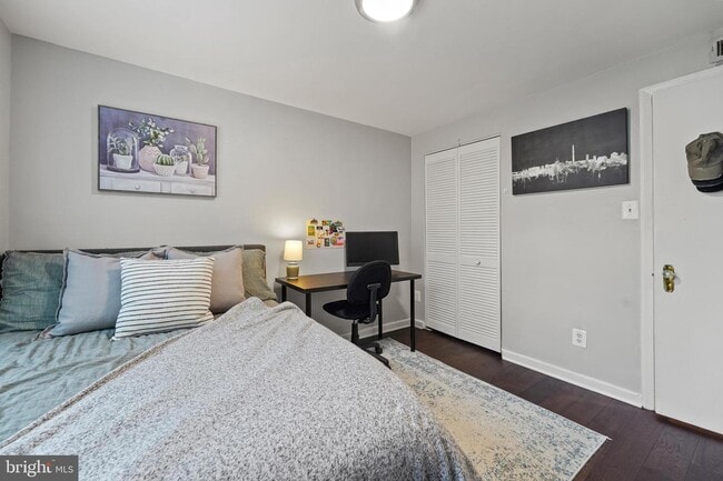 Building Photo - 808 S Arlington Mill Dr