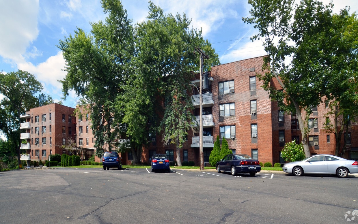 Remsen garden cooperative Apartments in Yonkers, NY