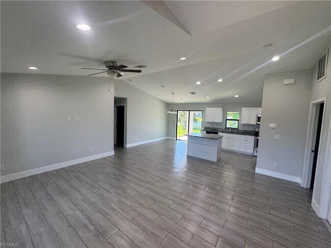 Foto del edificio - 2601 43rd St SW