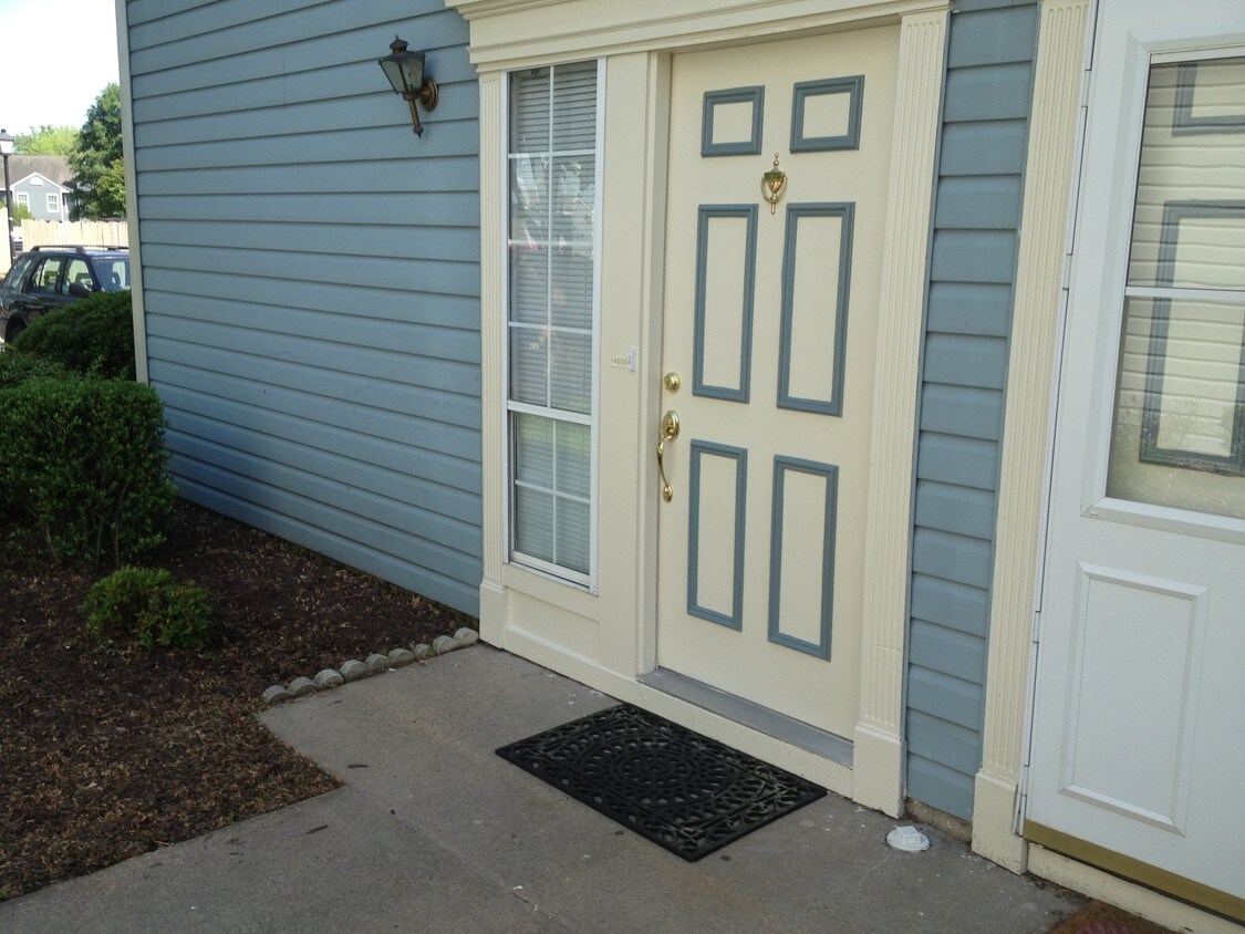 Entrance - 4600 Genoa Circle