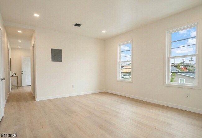 Foto del edificio - 331 Yale Ave