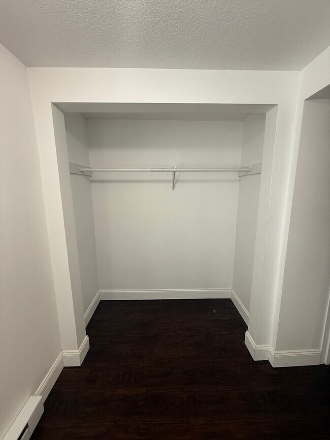 Building Photo - One bedroom available for a move in right ...