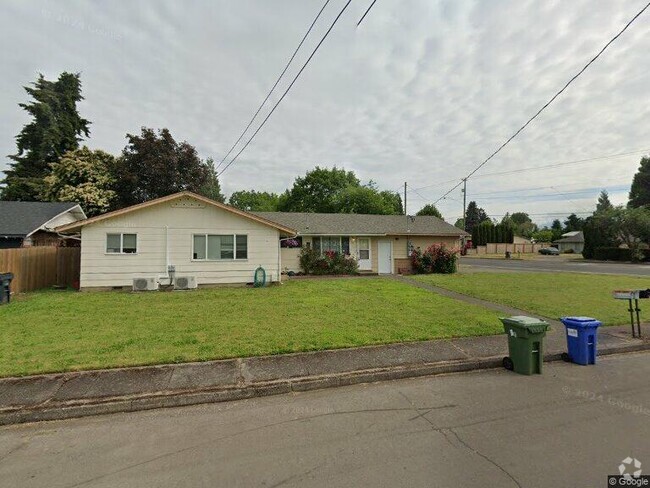 Building Photo - 27 Chapel Dr