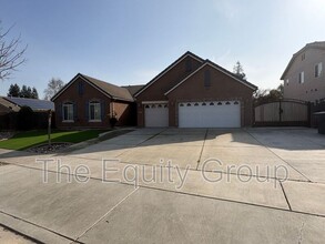 Building Photo - 4911 W Elkhorn Ave