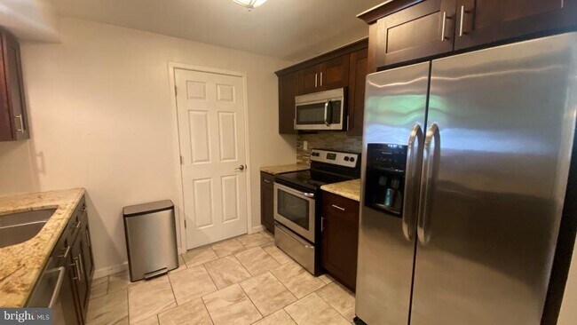 Foto del edificio - 6006 Windham Rd
