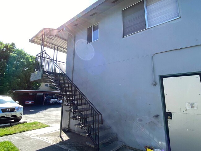 Foto del edificio - Spacious Two Bedroom Condo