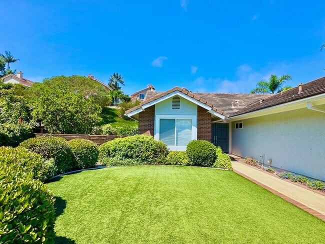 Foto del edificio - FOR RENT Call For Availability 3Br/3Ba 2128 Sqft Fully Furnished Del Mar Heights Vacation Home, C...