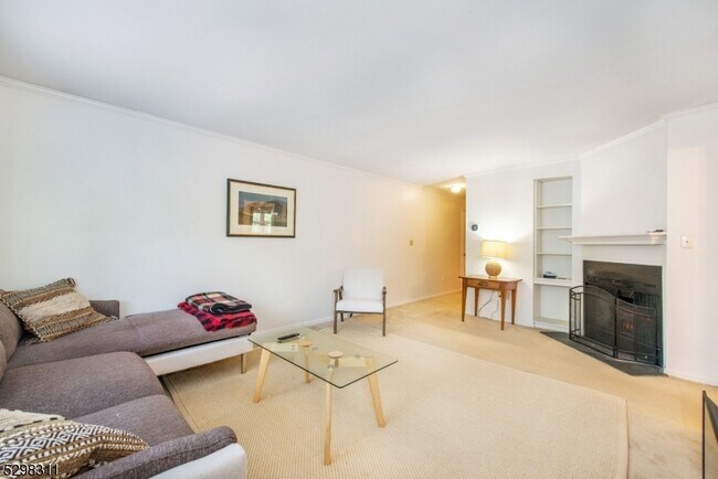 Foto del edificio - 10 Heritage Dr