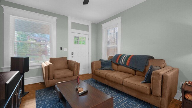 Foto del edificio - 739 Wilson Ave