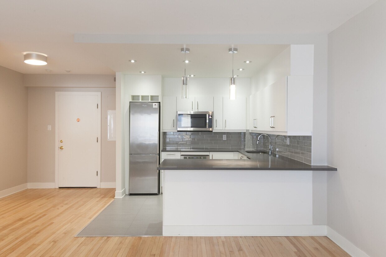 Primary Photo - 3468 Rue Drummond