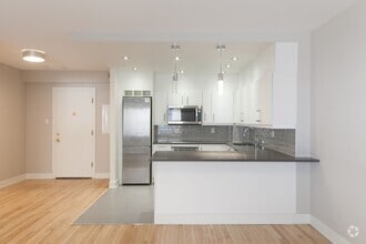 Building Photo - 3468 Rue Drummond