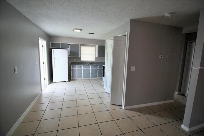 Foto del edificio - 9418 N 50th St