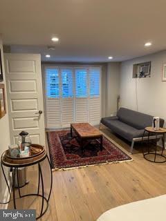 Foto del edificio - 3364 Stuyvesant Pl NW