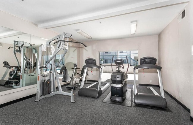 Building Photo - 300 N El Molino Ave