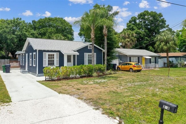Building Photo - 308 N Gomez Ave