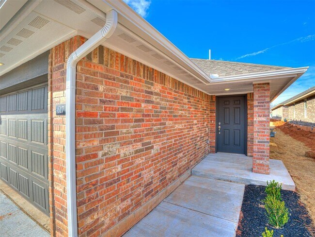 Building Photo - 617 A St