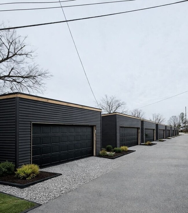 Building Photo - 425 Hanford St