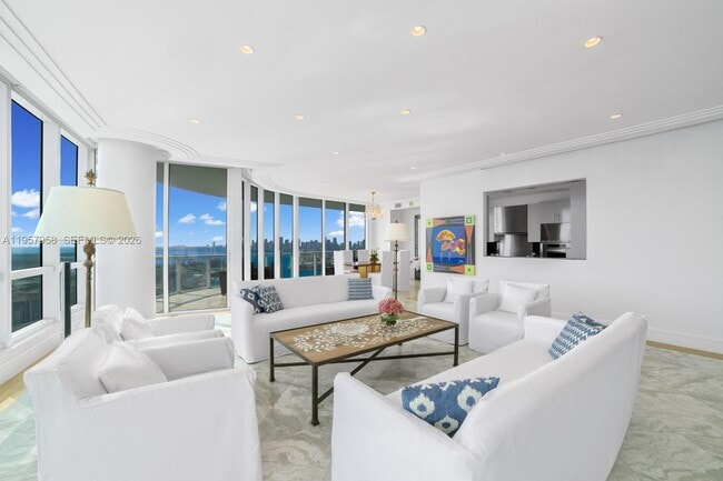 Foto del edificio - 100 South Pointe Dr