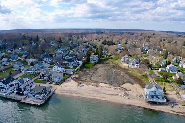 Building Photo - 122 Taylor Ave