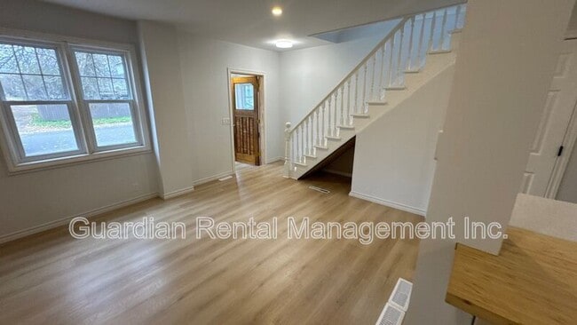 Building Photo - 318 Cornwall Avenue