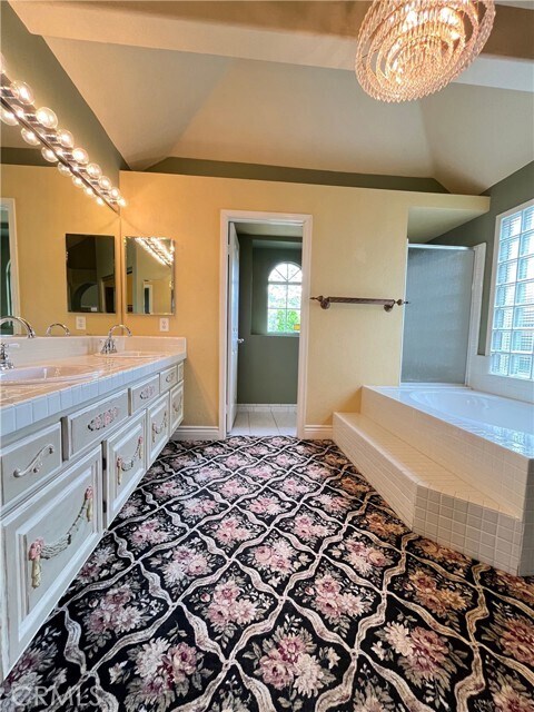 Foto principal - 24112 Country View Dr
