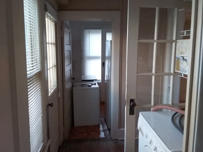 Foto del edificio - 350 Hasbrouck Ave