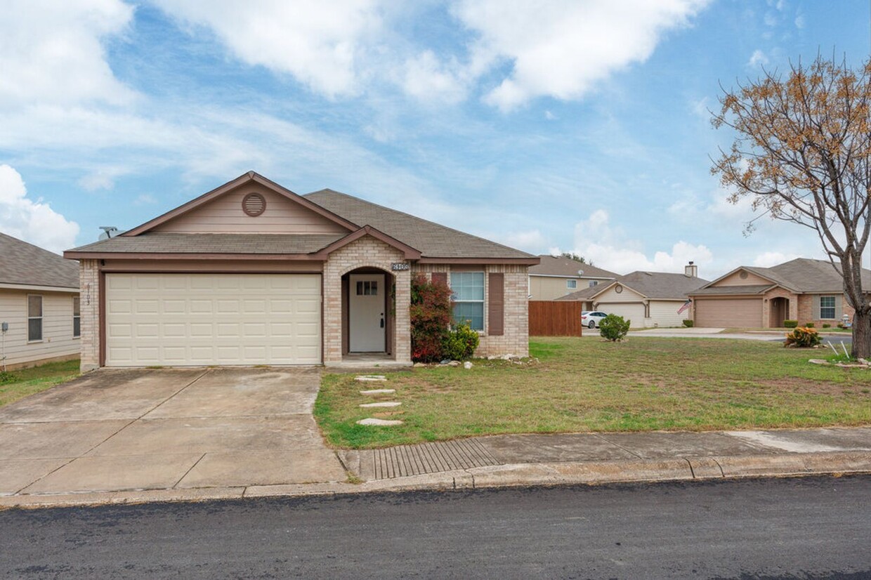 Foto principal - Beautiful 3 bedroom 2 bath home on Big Cor...