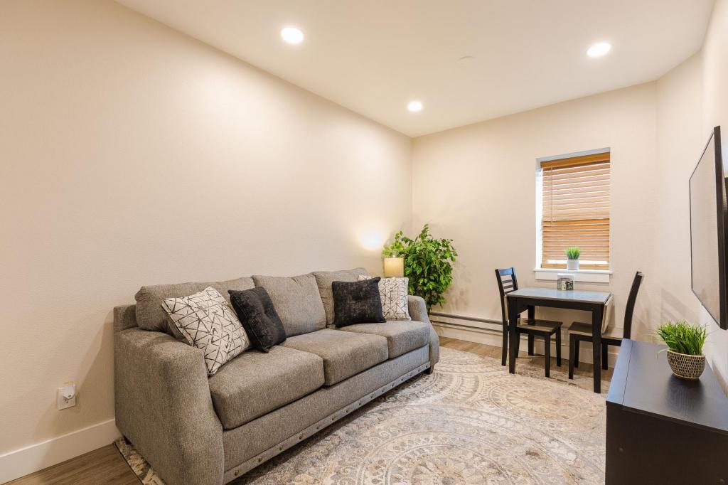 Foto principal - 512 2nd Avenue North