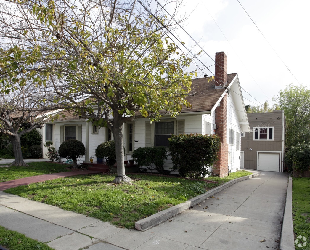 Building Photo - 3651-3655 Kite