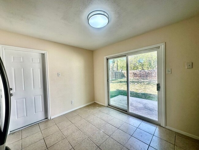 Foto del edificio - COMING SOON!