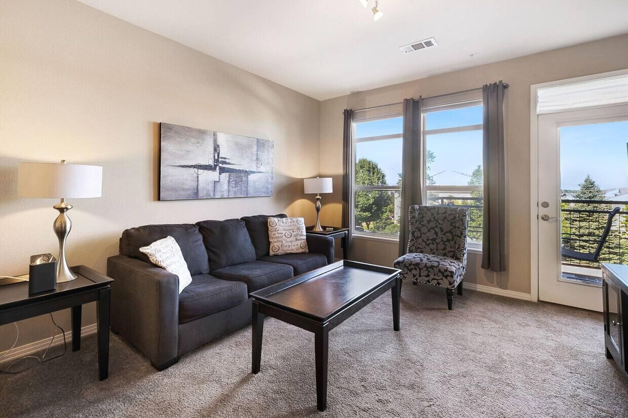 Foto principal - 10176 Park Meadows Dr