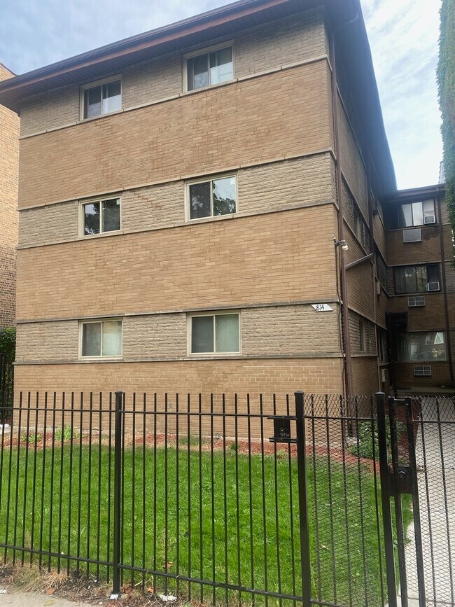 Building Photo - 8141 S Ingleside Ave