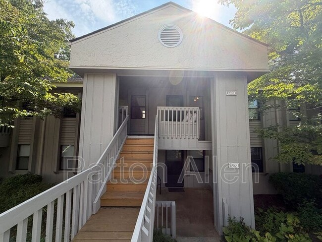 Building Photo - 1304 Abbey Cir