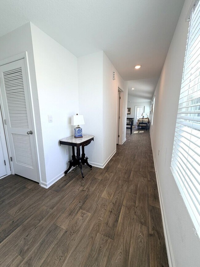 Building Photo - Well Maintained 3BR/2BA Cross Creek Home