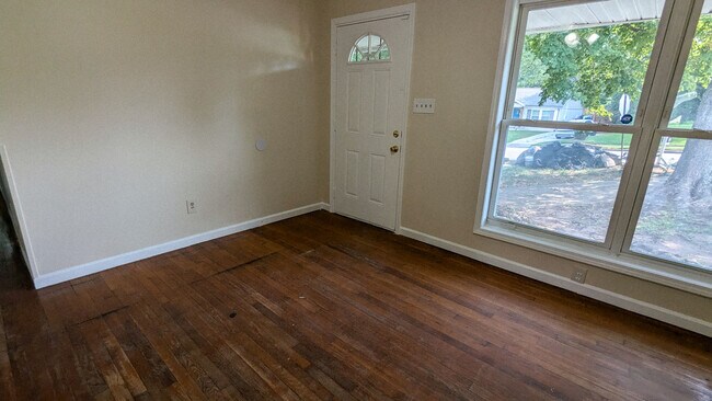 Foto del edificio - 1965 Thomasville Dr SE