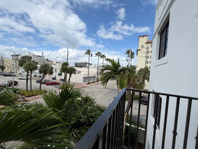 Foto del edificio - 1619 Jefferson Ave