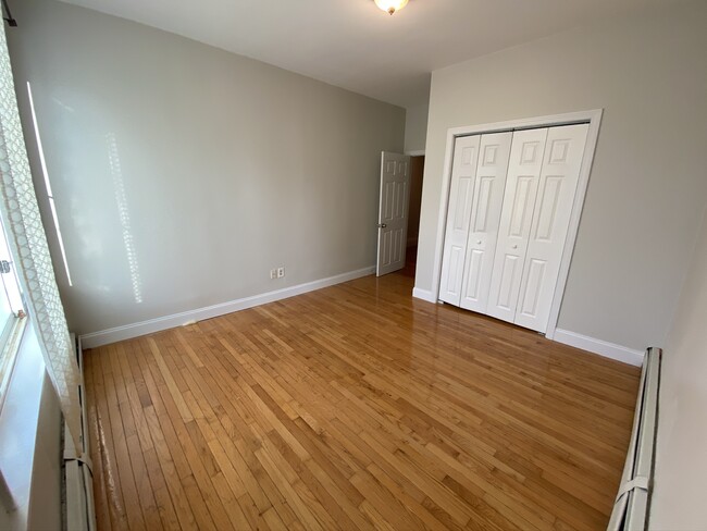 Building Photo - 42 Waugh St