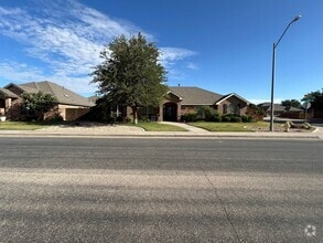 Building Photo - 5900 Oak Creek Drive