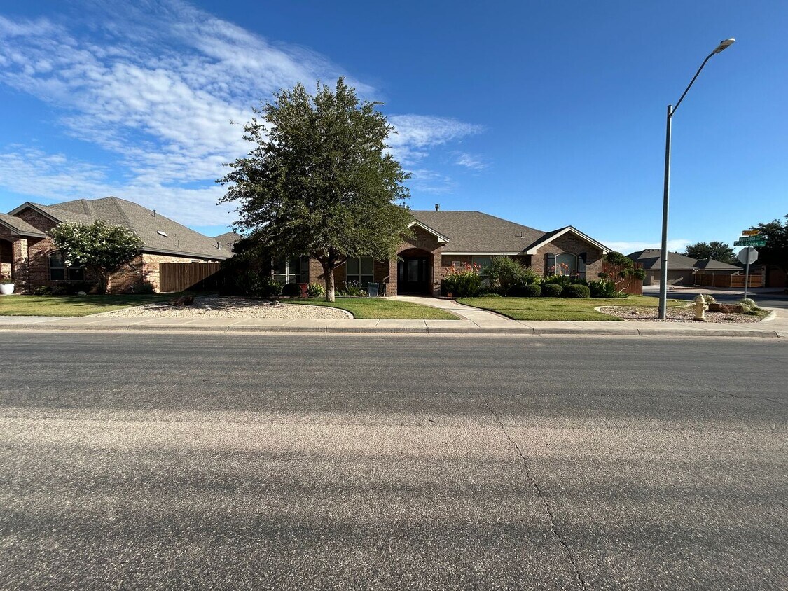 Foto principal - Beautiful Home in Northwest Midland-Los Pa...