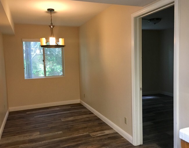Dining room - 2825 Third Ave