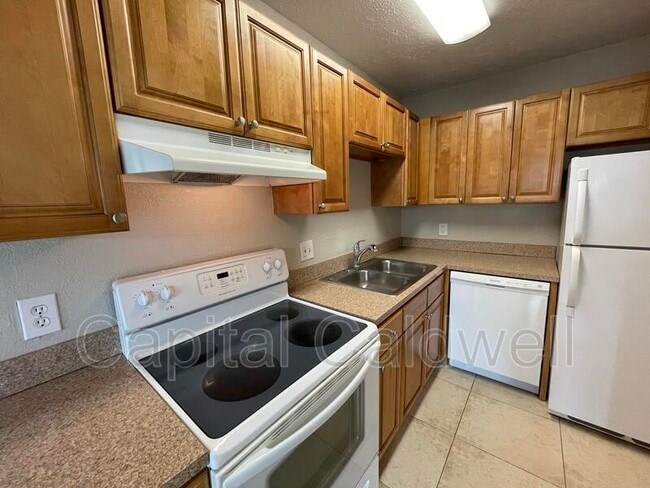 Photo - 13686 Orange Sunset Dr Apartment