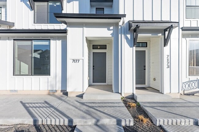 Building Photo - 7177 W Madronawood St
