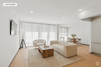 Building Photo - 350 W 44th St