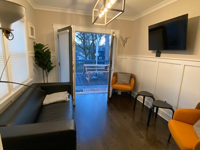 Foto del edificio - 482 Erin Ave SW