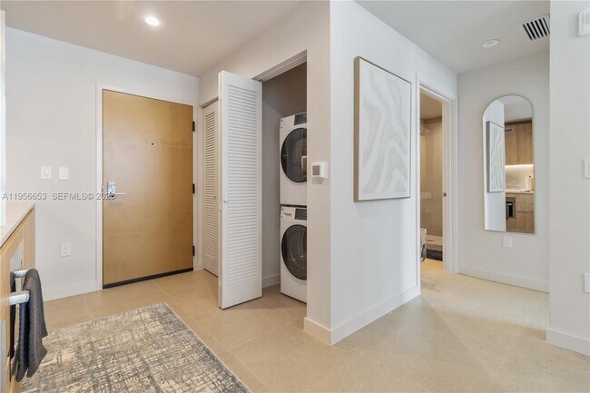 Foto del edificio - 11 NE 6th St