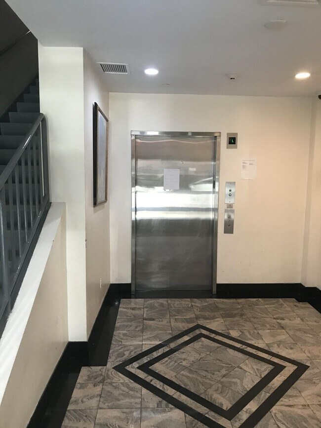 Foto del edificio - 2BR 1Bth unit. Great location! Must see!