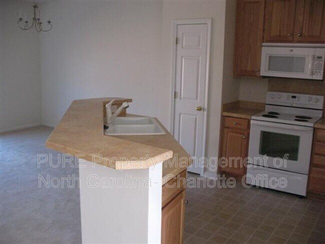 Photo - 5742 Bent Creek Cir Townhome